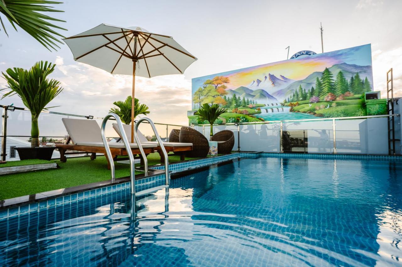 Quang Vinh And 3* Hội An
